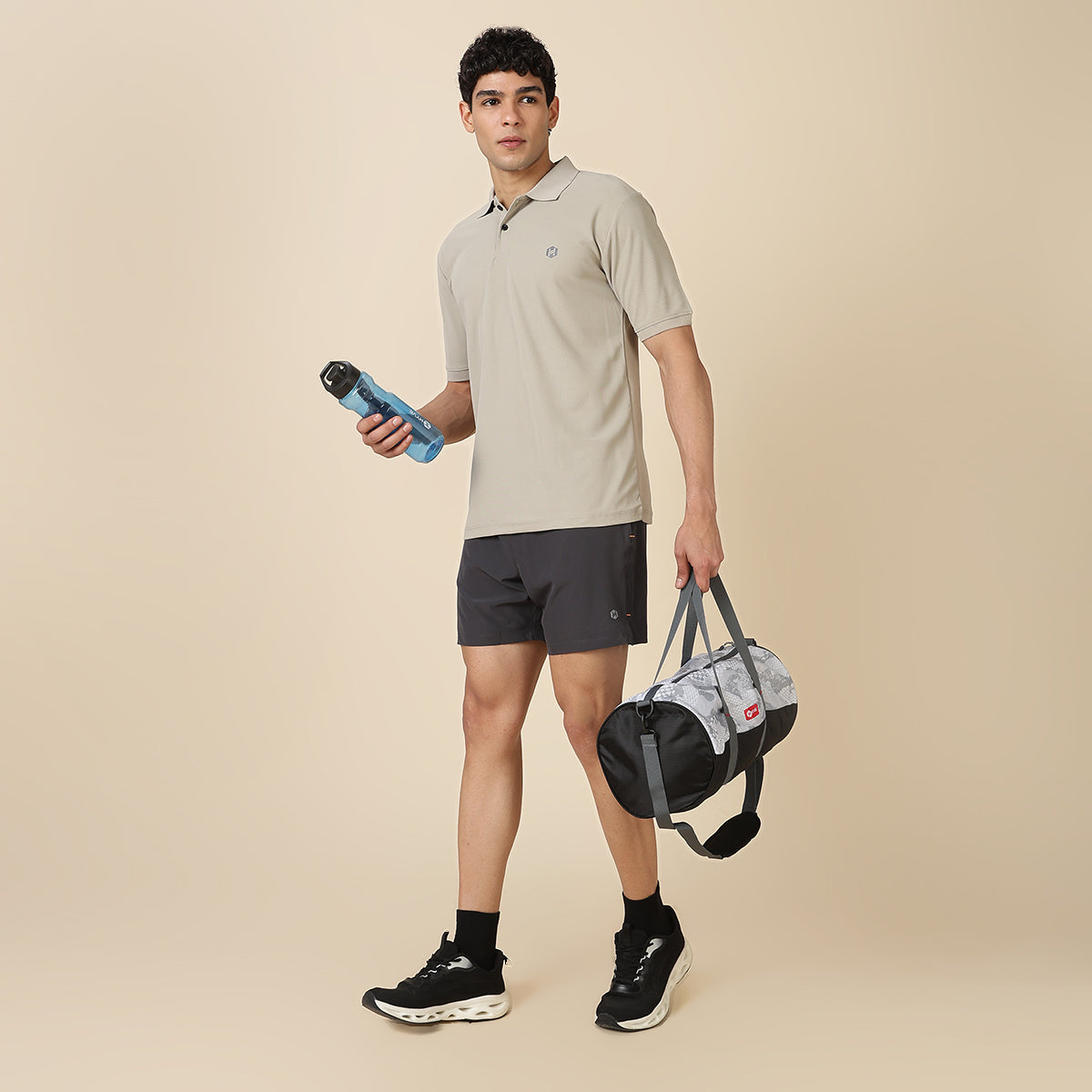 Hyve Training Essential Kit – T-Shirt, Bottle, Socks & Gym Bag Bundle