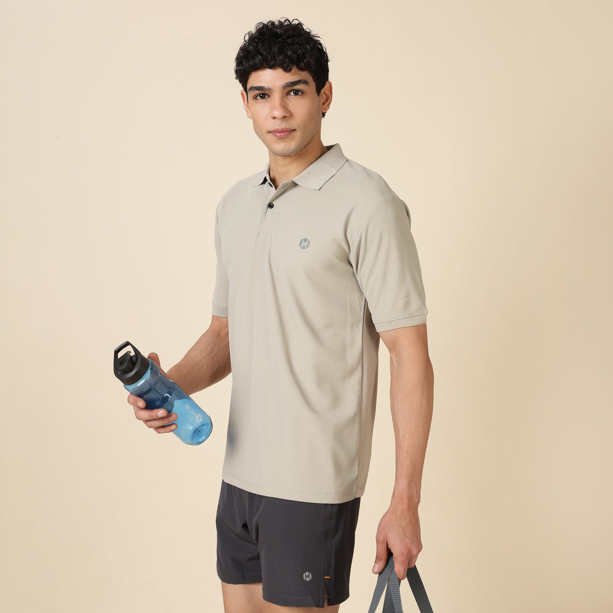 Hyve Training Essential Kit – T-Shirt, Bottle, Socks & Gym Bag Bundle